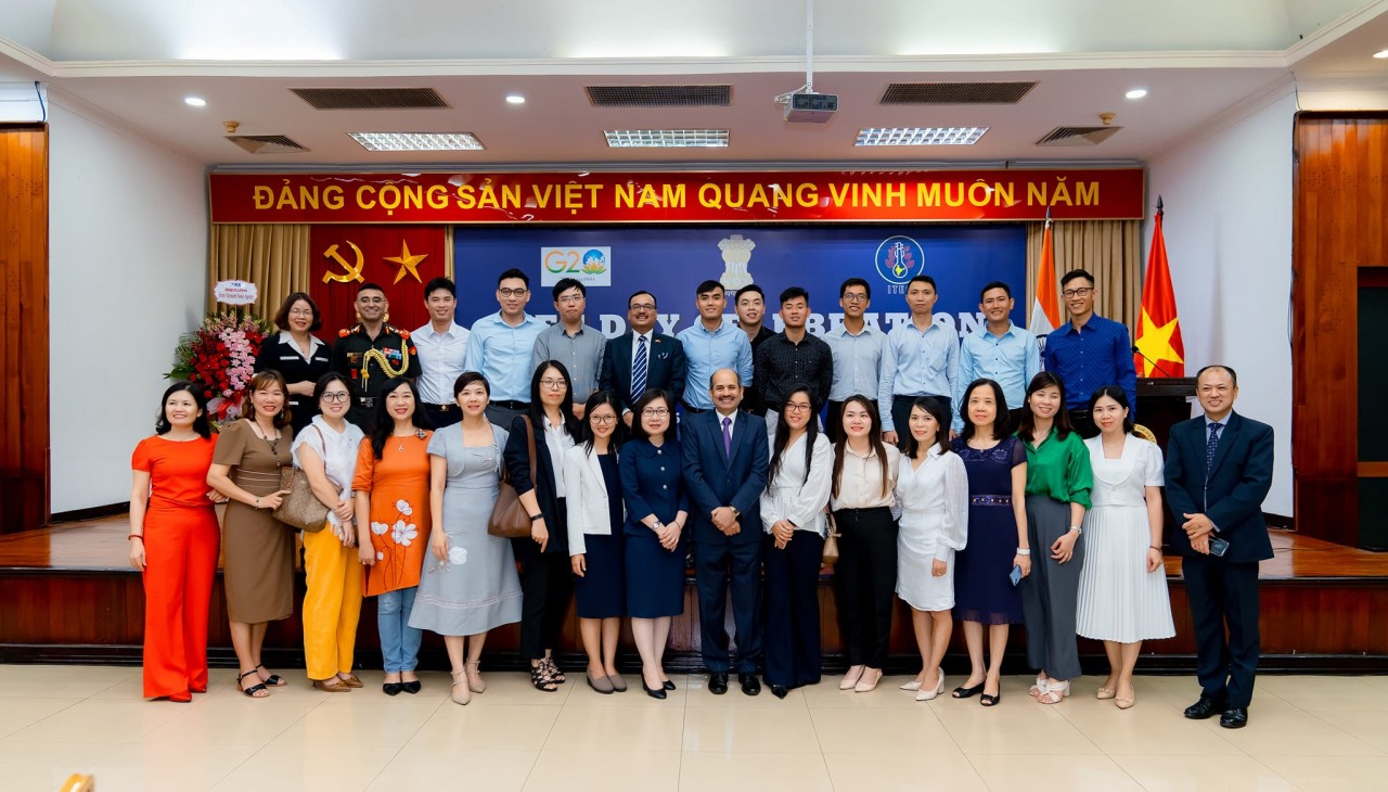 India Beckons: 61 Scholarships for Vietnamese Students India Beckons: 61 Scholarships for Vietnamese Students
