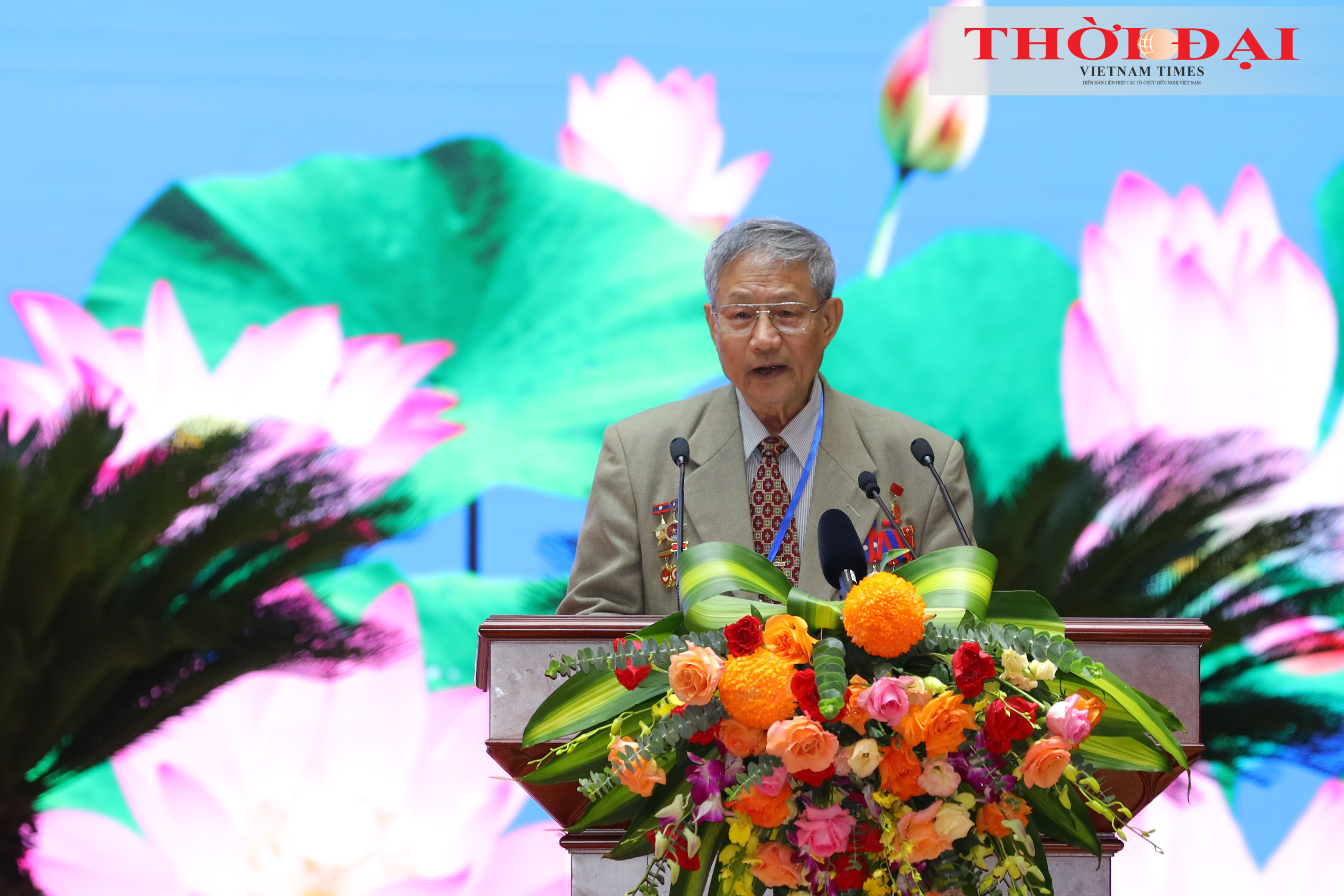 Ông Phạm Văn Lương, Ủy viên Ban Chấp hành Chi hội hữu nghị Việt Nam - Lào Thông tấn xã Việt Nam, nguyên Trưởng Cơ quan thường trú Thông tấn xã Việt Nam tại Viêng Chăn (Lào) phát biểu tại cuộc gặp. (Ảnh: Đinh Hòa) Ông Phạm Văn Lương, Ủy viên Ban Chấp hành Chi hội hữu nghị Việt Nam - Lào Thông tấn xã Việt Nam, nguyên Trưởng Cơ quan thường trú Thông tấn xã Việt Nam tại Viêng Chăn (Lào) phát biểu tại cuộc gặp. (Ảnh: Đinh Hòa)