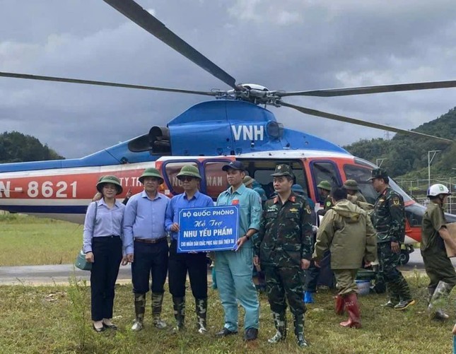 Tổ bay gồm Trung tá phi công Lê Hải Đăng, Phó Giám đốc Công ty Trực thăng miền Bắc, Đại úy Hoàng Anh Đức và Thiếu tá quân nhân chuyên nghiệp Ngô Tiến Dũng. Tổ bay gồm Trung tá phi công Lê Hải Đăng, Phó Giám đốc Công ty Trực thăng miền Bắc, Đại úy Hoàng Anh Đức và Thiếu tá quân nhân chuyên nghiệp Ngô Tiến Dũng.
