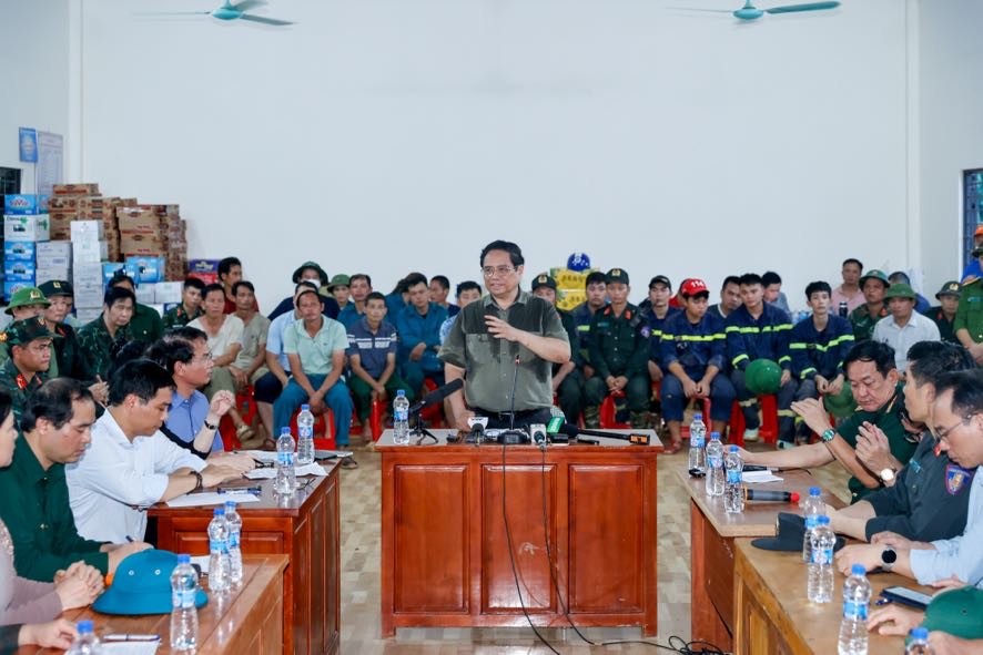Thủ tướng tới hiện trường vụ sạt lở làm gần 100 người thiệt mạng và mất tích tại Lào Cai Thủ tướng tới hiện trường vụ sạt lở làm gần 100 người thiệt mạng và mất tích tại Lào Cai