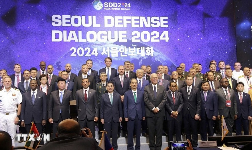 Delegates to the Seoul Defense Dialogue 2024 pose for a group photo. (Photo: VNA) Delegates to the Seoul Defense Dialogue 2024 pose for a group photo. (Photo: VNA)