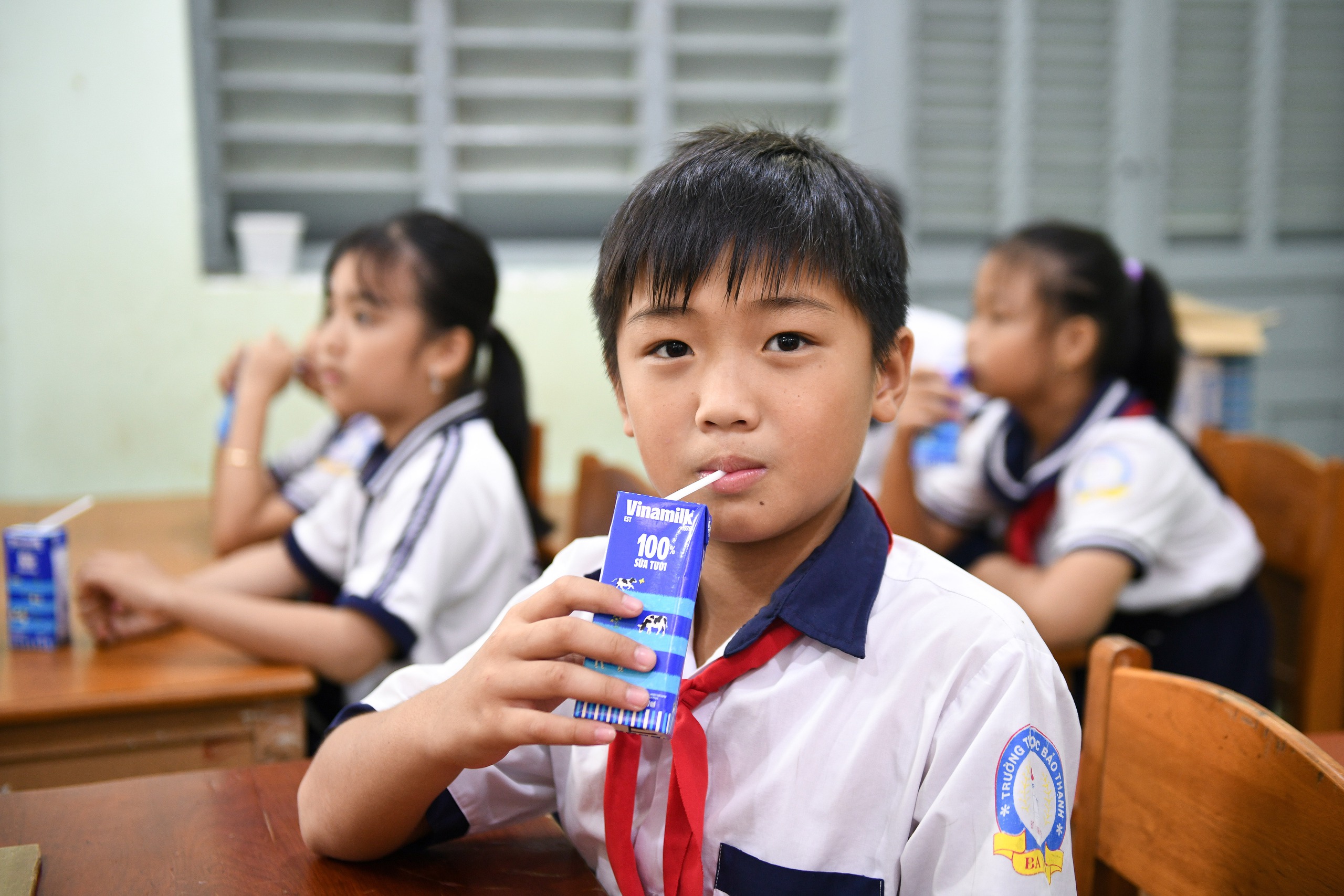 Ngày khai giảng đặc biệt hơn với sự đồng hành của Vinamilk và Quỹ sữa vươn cao Việt Nam Ngày khai giảng đặc biệt hơn với sự đồng hành của Vinamilk và Quỹ sữa vươn cao Việt Nam