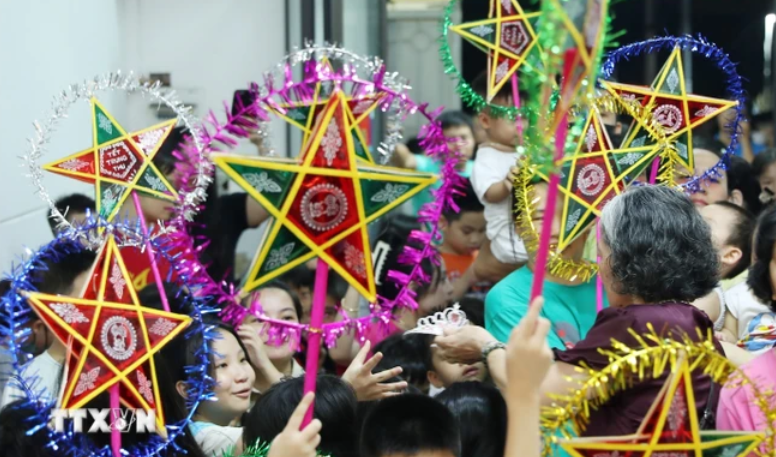 Tết Trung Thu 2024 - mùa Trăng của lòng nhân ái và sẻ chia Tết Trung Thu 2024 - mùa Trăng của lòng nhân ái và sẻ chia