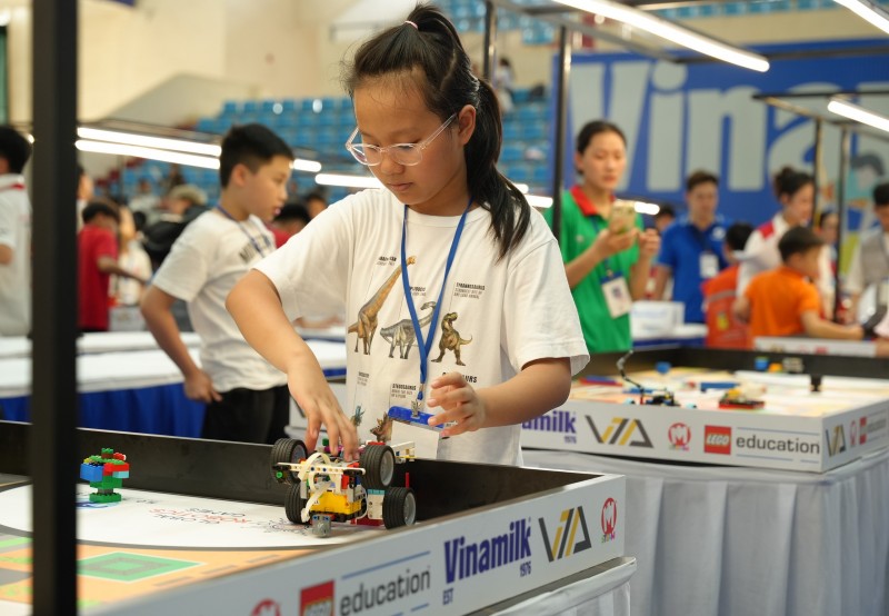 Vinamilk đồng hành cùng hơn 1.500 tài năng trẻ trong cuộc thi ROBOTACON WRO 2024 Vinamilk đồng hành cùng hơn 1.500 tài năng trẻ trong cuộc thi ROBOTACON WRO 2024