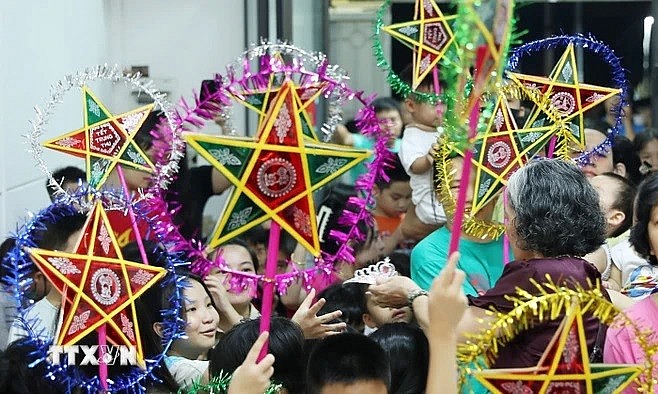 Mid-Autumn Festival 2024 - Occasion of Wholehearted Acts Mid-Autumn Festival 2024 - Occasion of Wholehearted Acts
