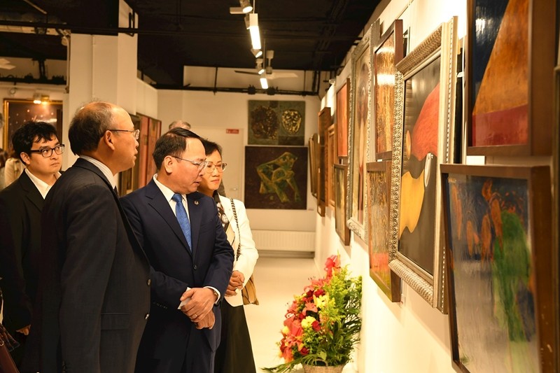 Vietnamese Lacquer Art Captivates Audiences in Paris Vietnamese Lacquer Art Captivates Audiences in Paris