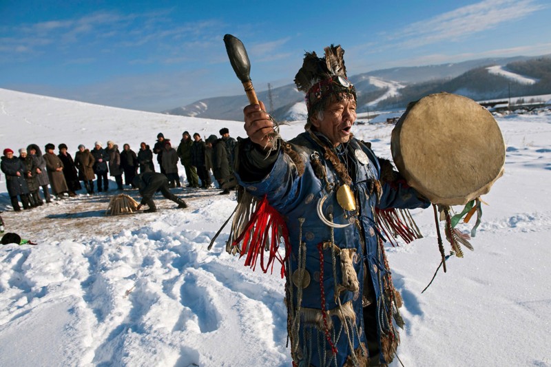 Shaman giáo Siberia: Vũ điệu của các pháp sư Shaman giáo Siberia: Vũ điệu của các pháp sư