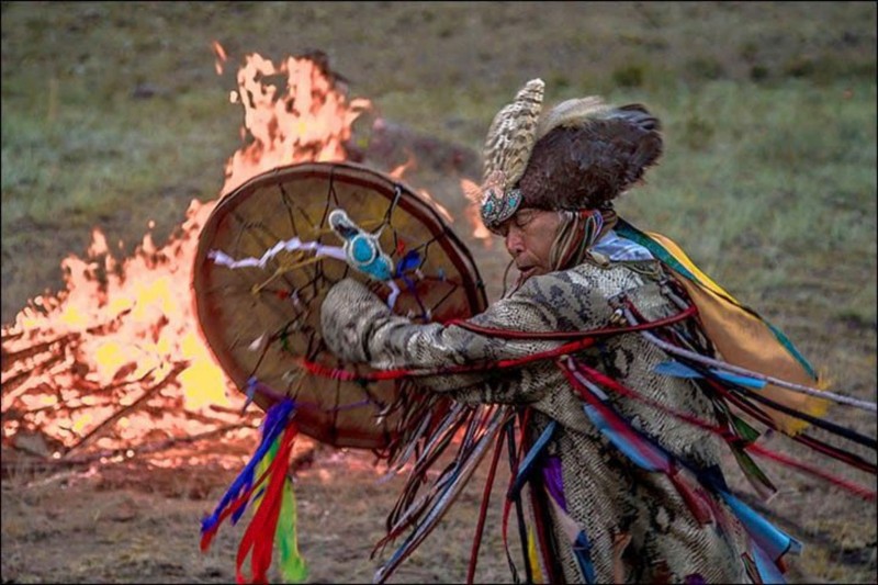 Shaman giáo Siberia: Vũ điệu của các pháp sư Shaman giáo Siberia: Vũ điệu của các pháp sư