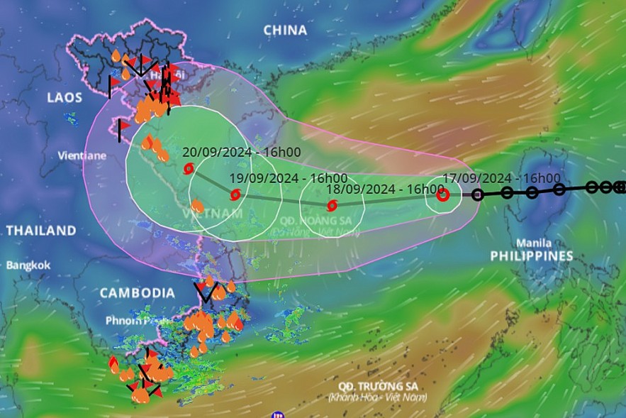 Forecast map showing Storm No. 4 approaching Central Vietnam. Source: VNDMS Forecast map showing Storm No. 4 approaching Central Vietnam. Source: VNDMS