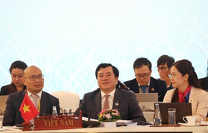 Deputy Minister of Industry and Trade Nguyen Sinh Nhat Tan speaks at the meeting (Photo: VNA) Deputy Minister of Industry and Trade Nguyen Sinh Nhat Tan speaks at the meeting (Photo: VNA)