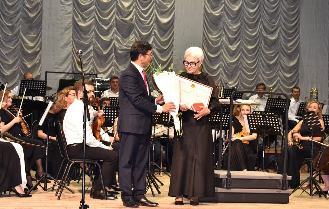 Ukrainian Translator, Poet Posthumously Awarded Friendship Medal Ukrainian Translator, Poet Posthumously Awarded Friendship Medal