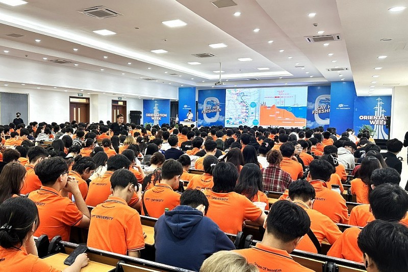 Quang cảnh buổi tuyên truyền biển, đảo tại Trường Đại học FPT Cần Thơ Quang cảnh buổi tuyên truyền biển, đảo tại Trường Đại học FPT Cần Thơ
