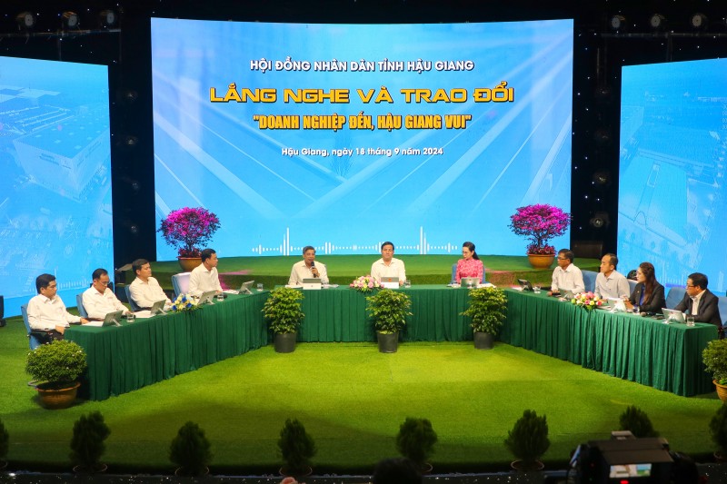 Hậu Giang tập trung tháo gỡ “điểm nghẽn”, tạo môi trường thuận lợi thu hút đầu tư Hậu Giang tập trung tháo gỡ “điểm nghẽn”, tạo môi trường thuận lợi thu hút đầu tư