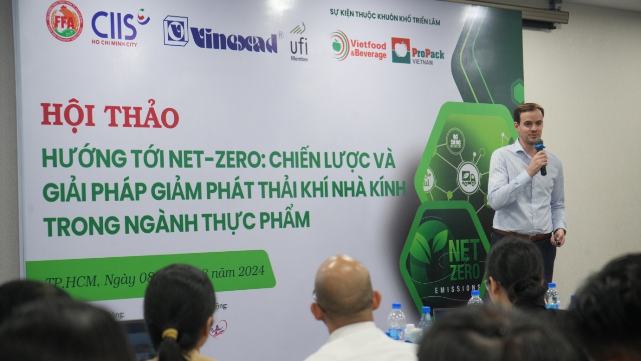CEO of GEA Vietnam Vincent Mauer shared insights at the seminar. CEO of GEA Vietnam Vincent Mauer shared insights at the seminar.