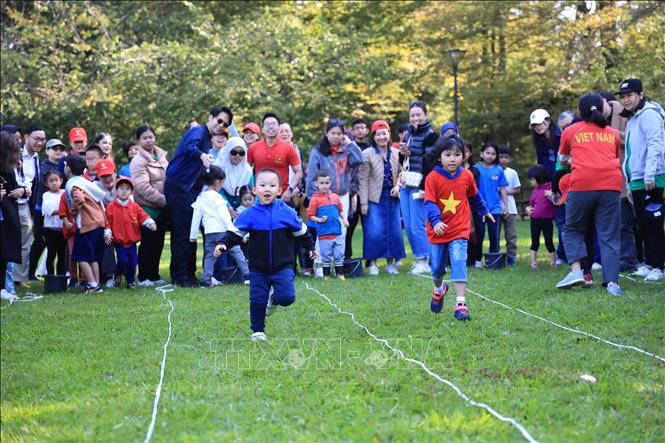 Sôi động ngày hội thể thao và gia đình ASEAN tại Geneva Chú thích ảnh