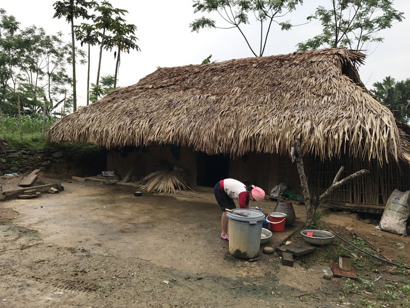 Đảm bảo cho hộ nghèo, hộ cận nghèo có nhà ở an toàn, xóa bỏ hoàn toàn nhà tạm, nhà dột nát Đảm bảo cho hộ nghèo, hộ cận nghèo có nhà ở an toàn, xóa bỏ hoàn toàn nhà tạm, nhà dột nát