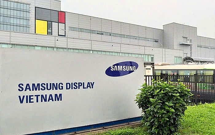 Samsung has decided to inject an additional US$1.8 billion into a project to manufacture screens and electronic components in Yen Phong Industrial Park of northern Bac Ninh province, Vietnam. Samsung has decided to inject an additional US$1.8 billion into a project to manufacture screens and electronic components in Yen Phong Industrial Park of northern Bac Ninh province, Vietnam.