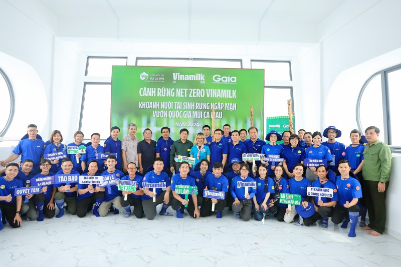 Doanh nghiệp cùng phối hợp với địa phương tái sinh rừng, giúp phát huy hiệu quả nguồn lực. Doanh nghiệp cùng phối hợp với địa phương tái sinh rừng, giúp phát huy hiệu quả nguồn lực.