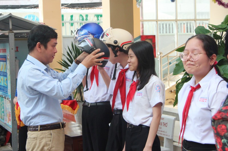 Phối hợp tuyên truyền an toàn giao thông cho học sinh THCS ở Cần Thơ Phối hợp tuyên truyền an toàn giao thông cho học sinh THCS ở Cần Thơ