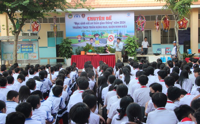 Phối hợp tuyên truyền an toàn giao thông cho học sinh THCS ở Cần Thơ Phối hợp tuyên truyền an toàn giao thông cho học sinh THCS ở Cần Thơ