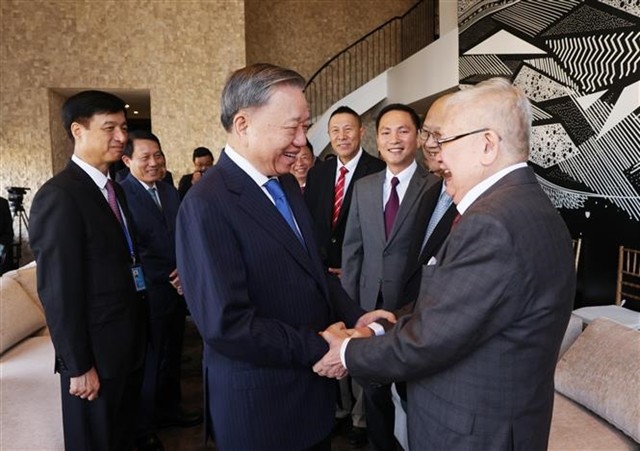 Party General Secretary and State President To Lam meets with Vietnamese intellectuals in Houston. (Photo: VNA) Party General Secretary and State President To Lam meets with Vietnamese intellectuals in Houston. (Photo: VNA)