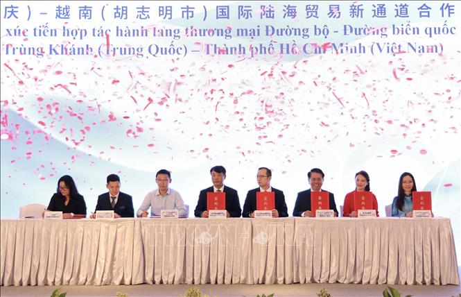 Trùng Khánh (Trung Quốc) và TP Hồ Chí Minh thúc đẩy hợp tác Hành lang Đất liền - Biển mới Chú thích ảnh