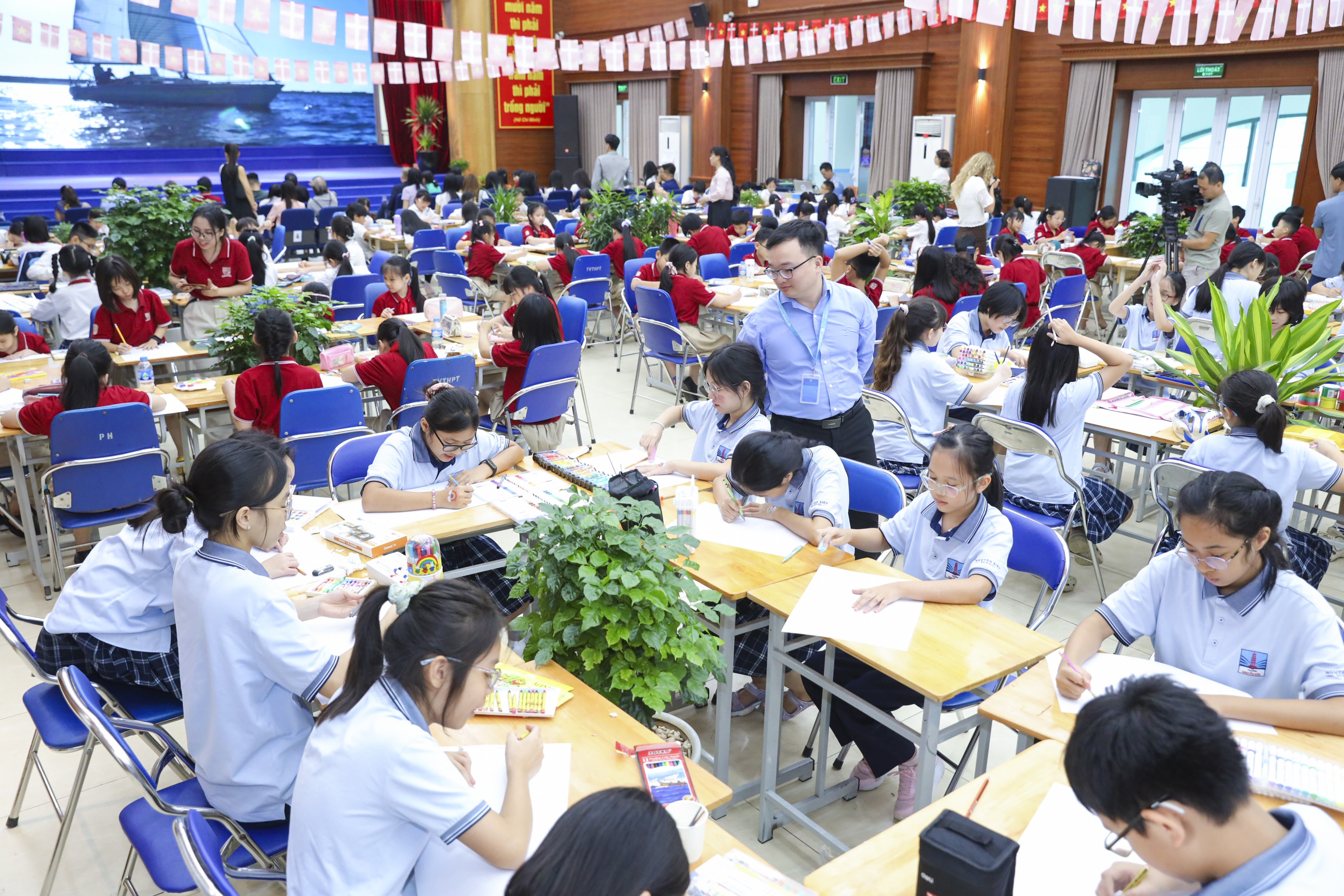 Vẽ nên những ý tưởng xanh cho tương lai Việt Nam - Đan Mạch Đan Mạch - Việt Nam: chắp cánh ý tưởng bảo vệ hành tinh xanh