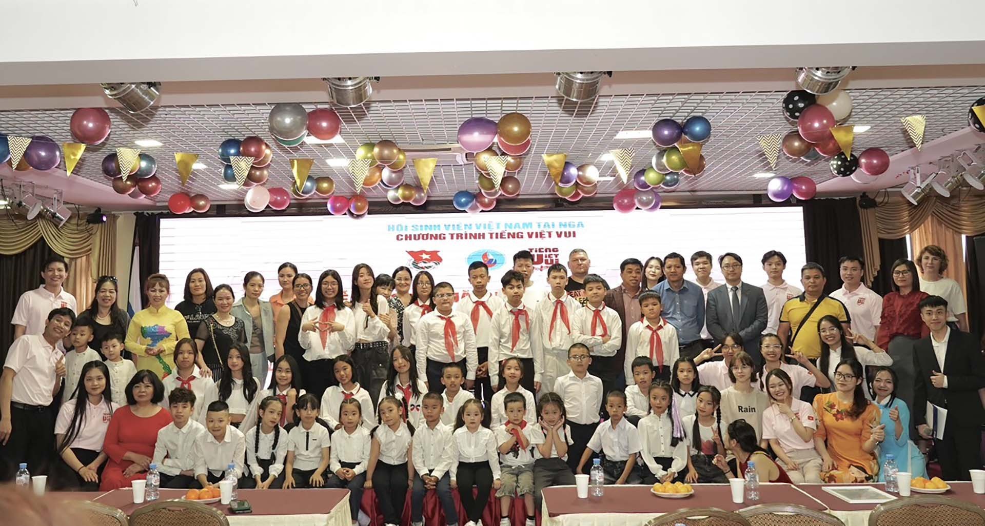Đa dạng sân chơi tiếng Việt cho trẻ em kiều bào và sinh viên Nga Đa dạng sân chơi tiếng Việt cho trẻ em kiều bào và sinh viên Nga