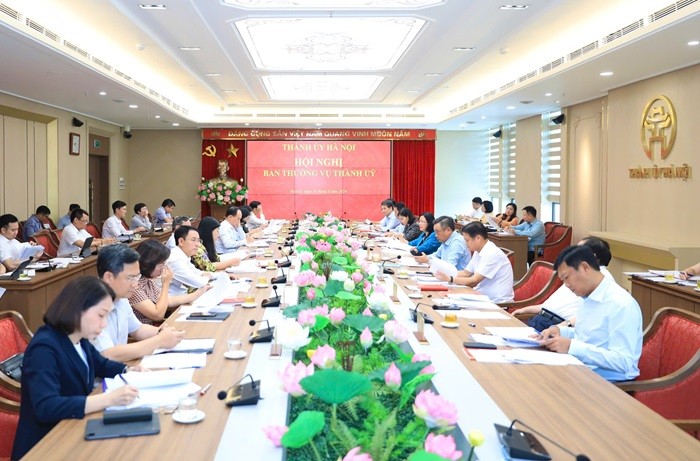 Cuộc họp Ban Thường vụ Thành ủy Hà Nội ngày 24/9 (Ảnh: T.L). Cuộc họp Ban Thường vụ Thành ủy Hà Nội ngày 24/9 (Ảnh: T.L).