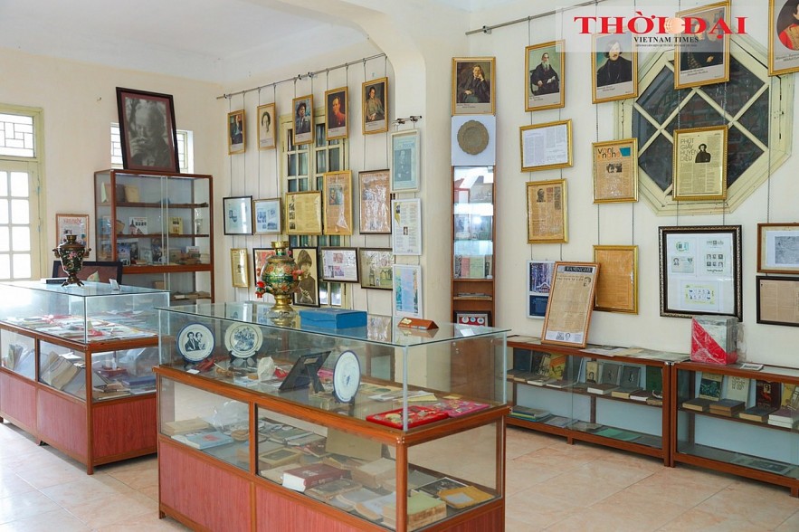 Translator Thuy Toan Lights the fire of love for Russian - Vietnamese literature Translator Thuy Toan Lights the fire of love for Russian - Vietnamese literature