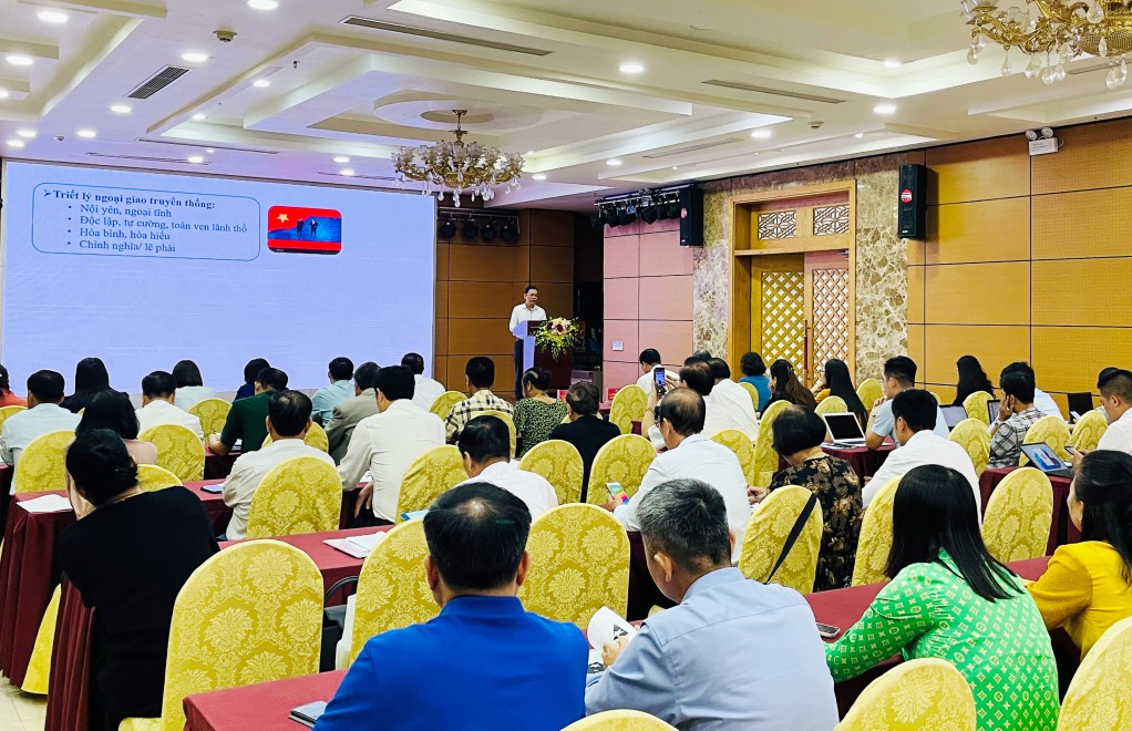 Tọa đàm công tác đối ngoại nhân dân Tọa đàm công tác đối ngoại nhân dân