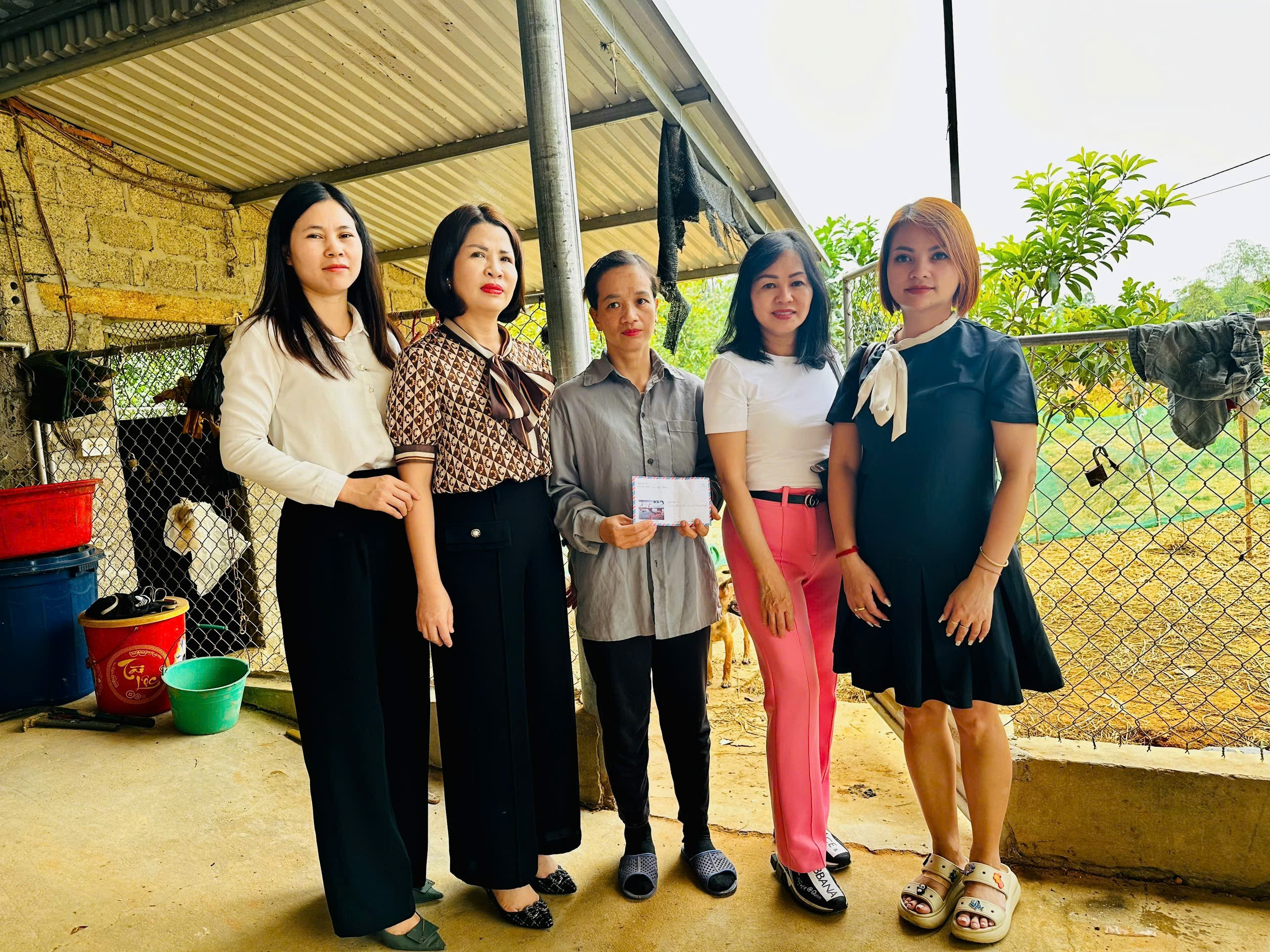 Người Việt Nam ở nước ngoài hướng về đồng bào bị ảnh hưởng bão, lũ nơi Đất Tổ Người Việt Nam ở nước ngoài hướng về đồng bào bị ảnh hưởng bão, lũ nơi Đất Tổ