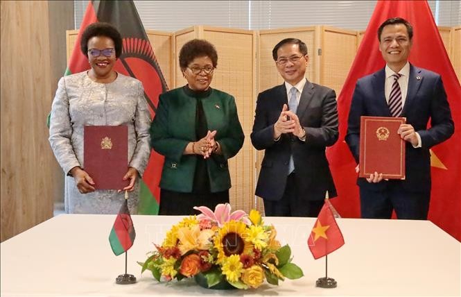Bộ trưởng Ngoại giao Malawi đặt nhiều kỳ vọng vào quan hệ với Việt Nam sau cột mốc lịch sử Bộ trưởng Ngoại giao Malawi đặt nhiều kỳ vọng vào quan hệ với Việt Nam sau cột mốc lịch sử