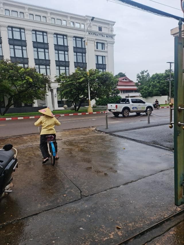 Tình nghĩa của Việt kiều Lào dành cho đồng bào bị bão lũ Tình nghĩa của Việt kiều Lào dành cho đồng bào bị bão lũ