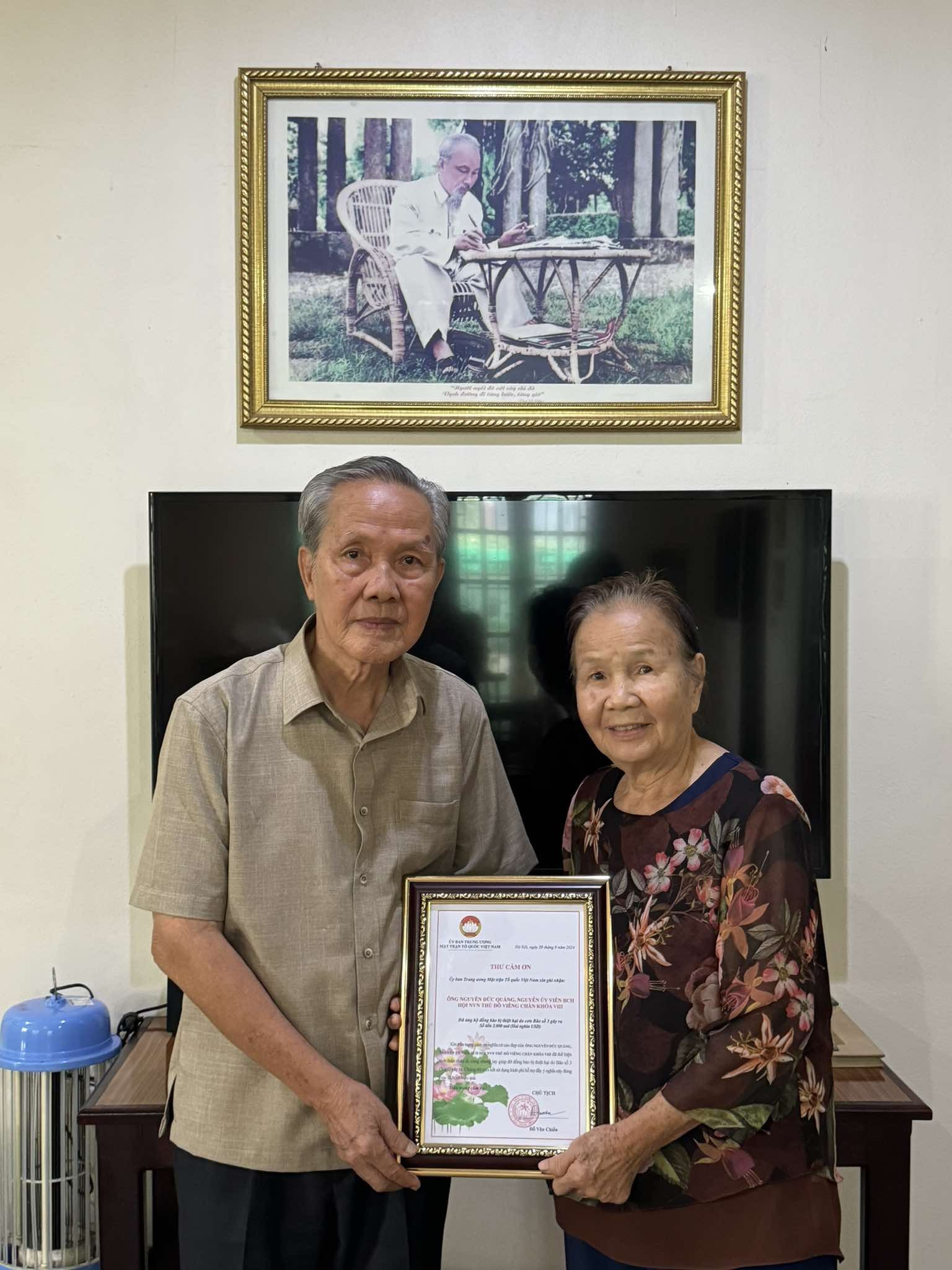 Tình nghĩa của Việt kiều Lào dành cho đồng bào bị bão lũ Tình nghĩa của Việt kiều Lào dành cho đồng bào bị bão lũ