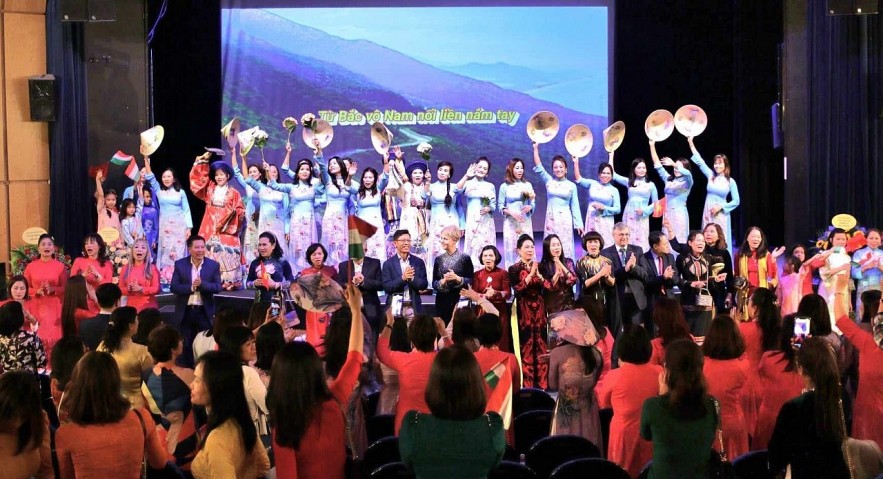 Vietnamese Ao Dai Heritage Club in Europe Established Vietnamese Ao Dai Heritage Club in Europe Established