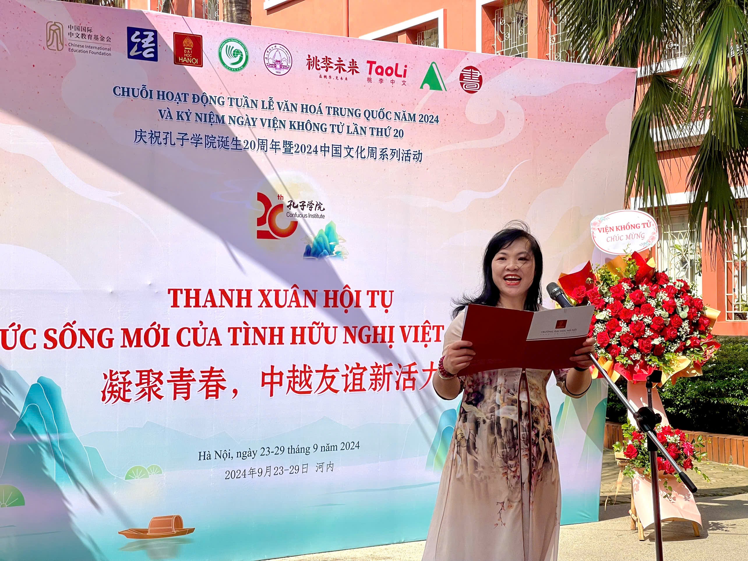 Học sinh, sinh viên Việt Nam trải nghiệm văn hóa Trung Quốc Học sinh, sinh viên Việt Nam trải nghiệm văn hóa Trung Quốc