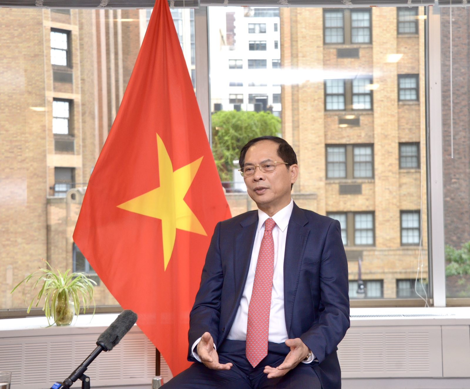 Khẳng định đường lối đối ngoại độc lập, tự chủ, đa phương hoá và tích cực hội nhập quốc tế Khẳng định đường lối đối ngoại độc lập, tự chủ, đa phương hoá và tích cực hội nhập quốc tế