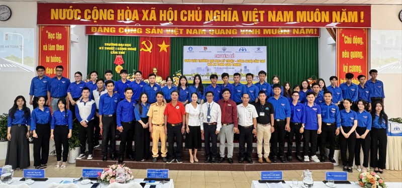 Hướng dẫn kỹ năng tham gia giao thông an toàn cho sinh viên tại Cần Thơ Hướng dẫn kỹ năng tham gia giao thông an toàn cho sinh viên tại Cần Thơ