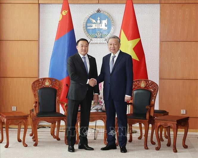 Tuyên bố chung về việc thiết lập quan hệ Đối tác toàn diện Việt Nam - Mông Cổ Tuyên bố chung về việc thiết lập quan hệ Đối tác toàn diện Việt Nam - Mông Cổ