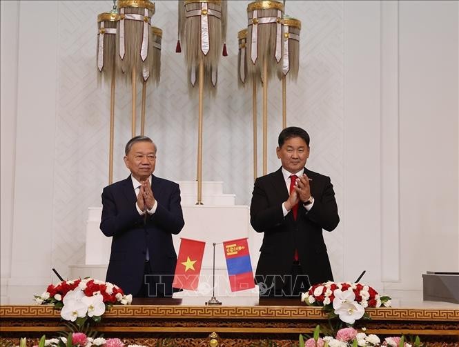 Tuyên bố chung về việc thiết lập quan hệ Đối tác toàn diện Việt Nam - Mông Cổ Tuyên bố chung về việc thiết lập quan hệ Đối tác toàn diện Việt Nam - Mông Cổ