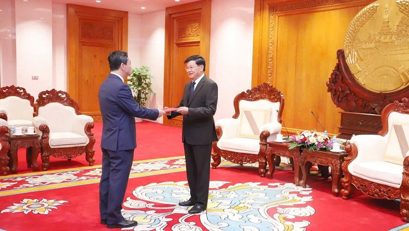 Tiếp tục vun đắp mối quan hệ đoàn kết đặc biệt Việt Nam - Lào Tiếp tục vun đắp mối quan hệ đoàn kết đặc biệt Việt Nam - Lào