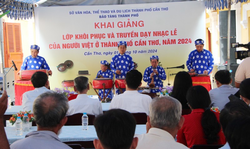 Khôi phục và truyền dạy Nhạc lễ của người Việt ở thành phố Cần Thơ Khôi phục và truyền dạy Nhạc lễ của người Việt ở thành phố Cần Thơ