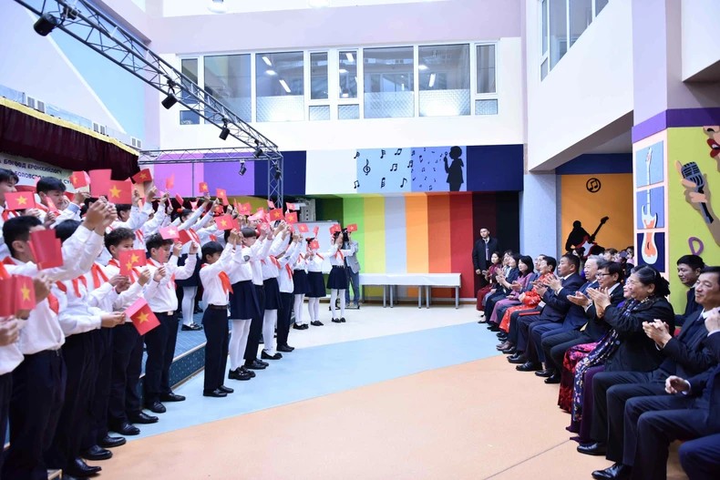 Định vị mối quan hệ từ chuyến thăm lịch sử Định vị mối quan hệ từ chuyến thăm lịch sử