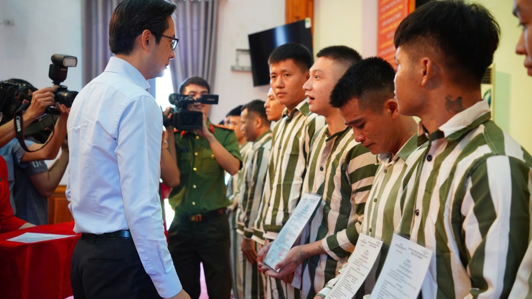 Đặc xá: khởi đầu mới cho những người từng lầm lỡ Đặc xá: khởi đầu mới cho những người từng lầm lỡ
