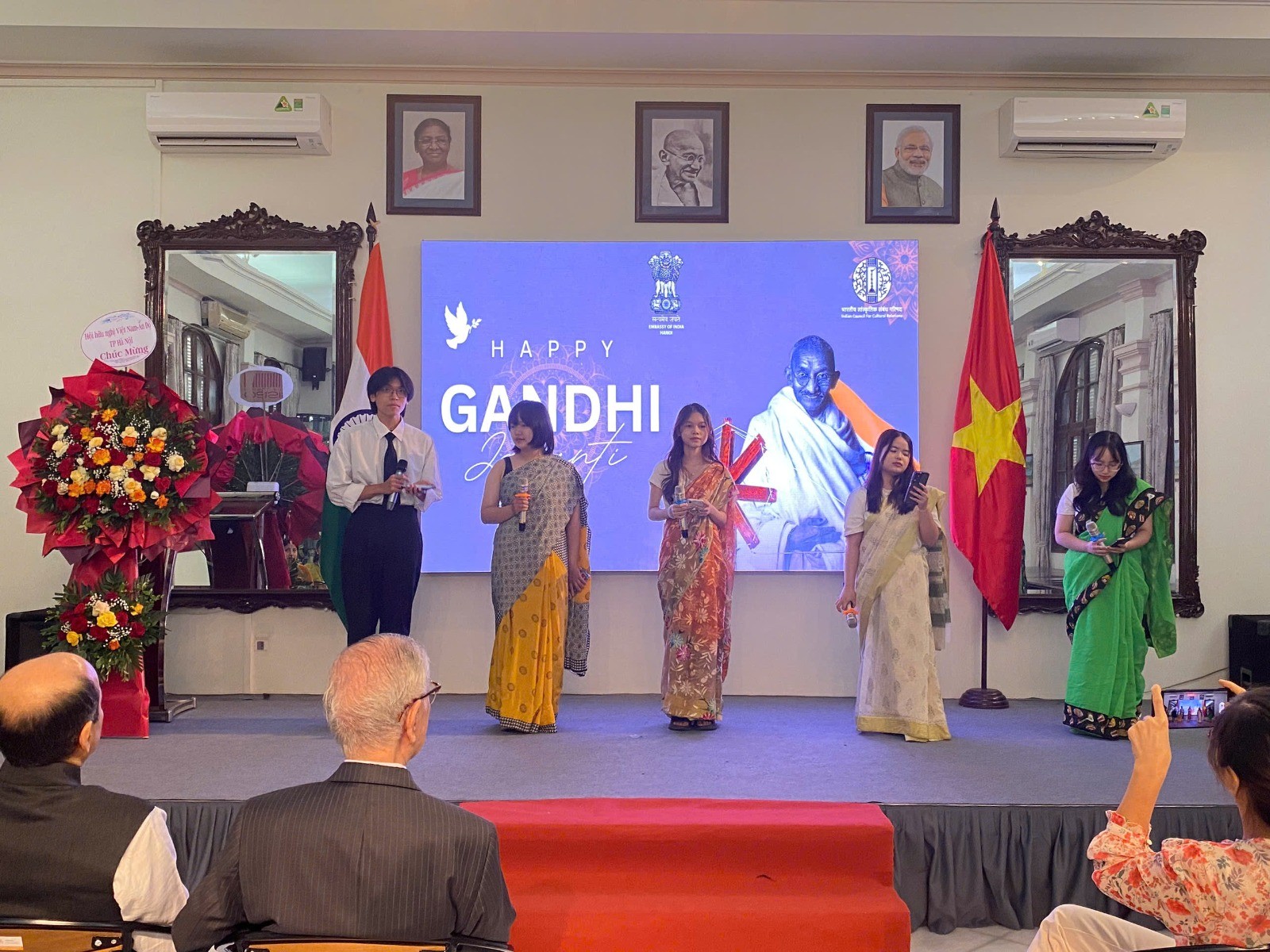 Kỷ niệm 155 năm ngày sinh của Mahatma Gandhi tại Hà Nội Kỷ niệm 155 năm ngày sinh của Mahatma Gandhi tại Hà Nội