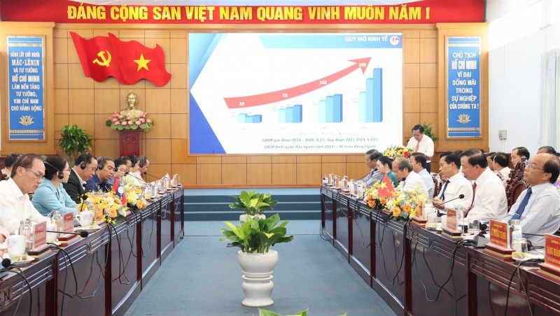Lào trao đổi kinh nghiệm tình hình phát triển kinh tế - xã hội, thu hút đầu tư tại tỉnh Long An Lào trao đổi kinh nghiệm tình hình phát triển kinh tế - xã hội, thu hút đầu tư tại tỉnh Long An
