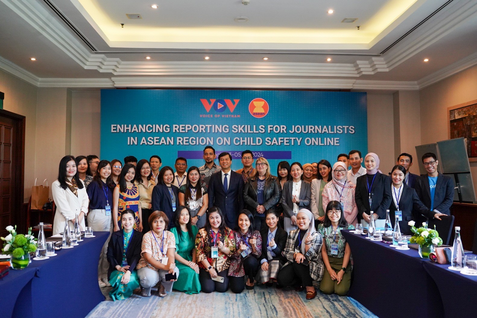 Nâng cao kỹ năng đưa tin cho 30 phóng viên ASEAN về bảo vệ trẻ em trên môi trường mạng Nâng cao kỹ năng đưa tin cho 30 phóng viên ASEAN về bảo vệ trẻ em trên môi trường mạng