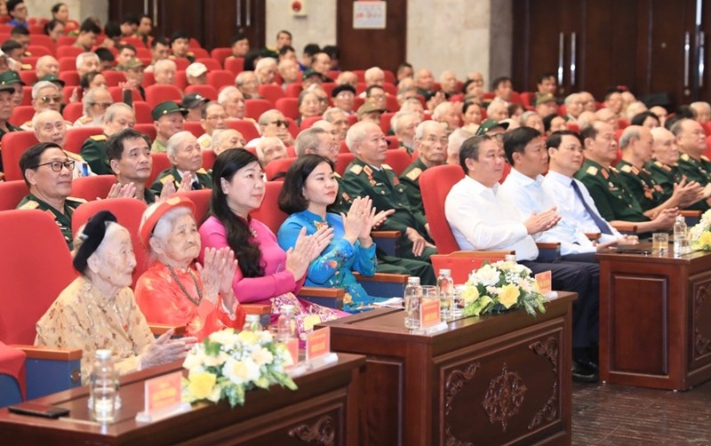 Hà Nội tri ân những người đã làm nên chiến thắng Hà Nội tri ân những người đã làm nên chiến thắng