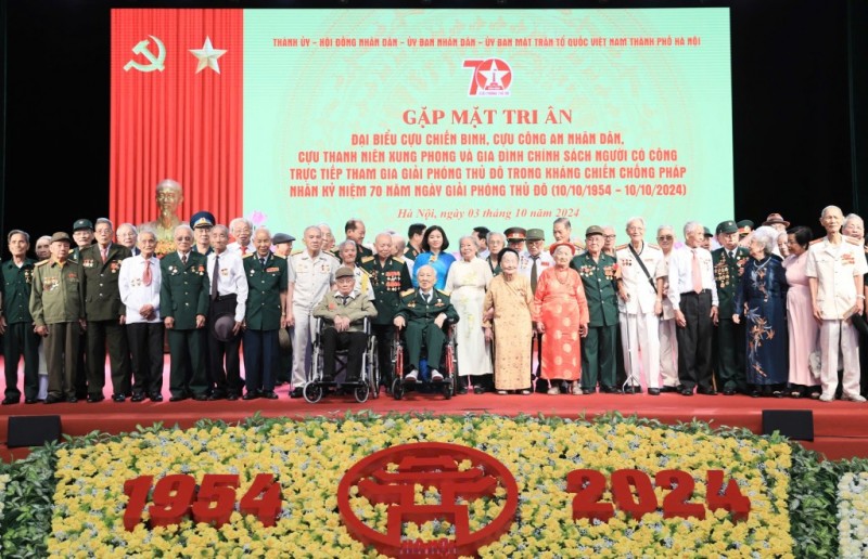 Hà Nội tri ân những người đã làm nên chiến thắng Hà Nội tri ân những người đã làm nên chiến thắng